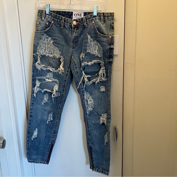 One Teaspoon FreeBird Distress Jeans
NWT-Size 27 - Picture 1 of 11